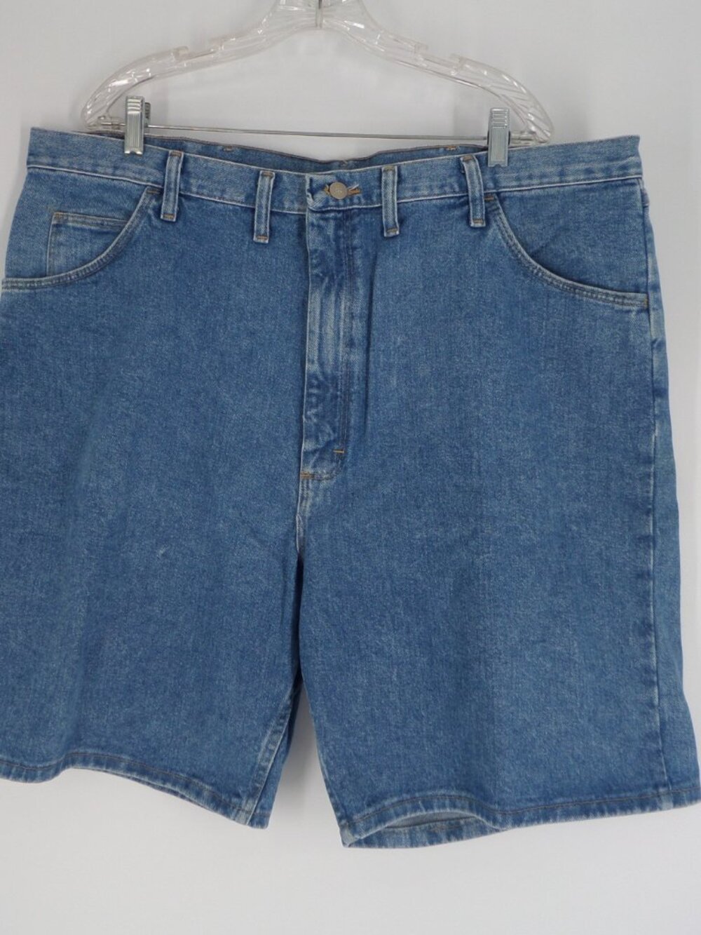 Wrangler Men's  Relaxed Fit Jean Shorts Size 44